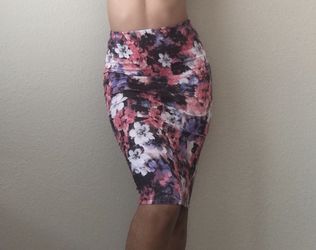 Forever 21 Floral Knit Pencil Skirt