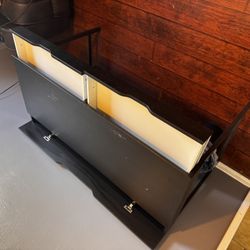 Black Desk