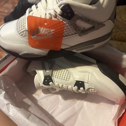Jordan 4 Retro 