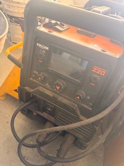 VULCAN OMNIPRO 220 welder