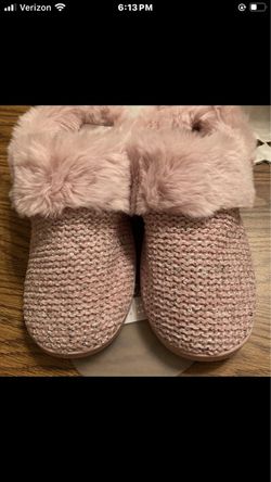 New LC Lauren Conrad Faux fur sweater pink slippers size 7-8