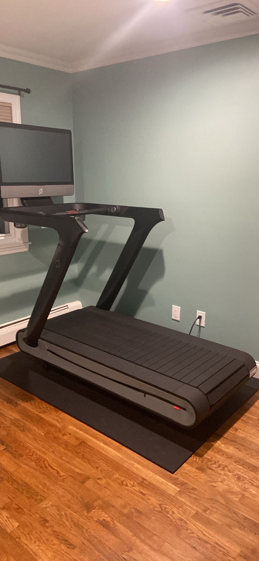 2021 Peloton Tread+ Excellent Condition Low - Massapequa, NY