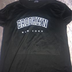 Medium/ Women’s Brooklyn T-shirt 10$