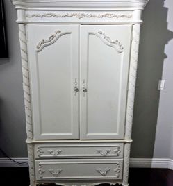 Pearl TV Armoire in Pearl White