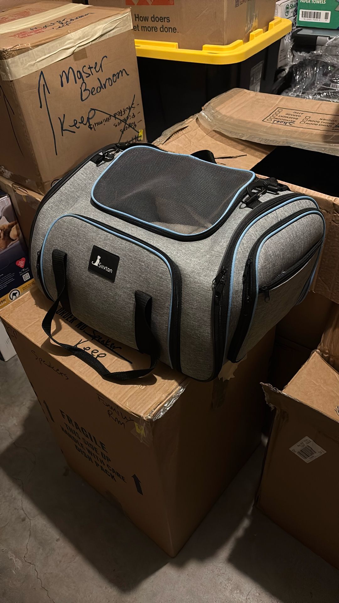 Large pet carrier