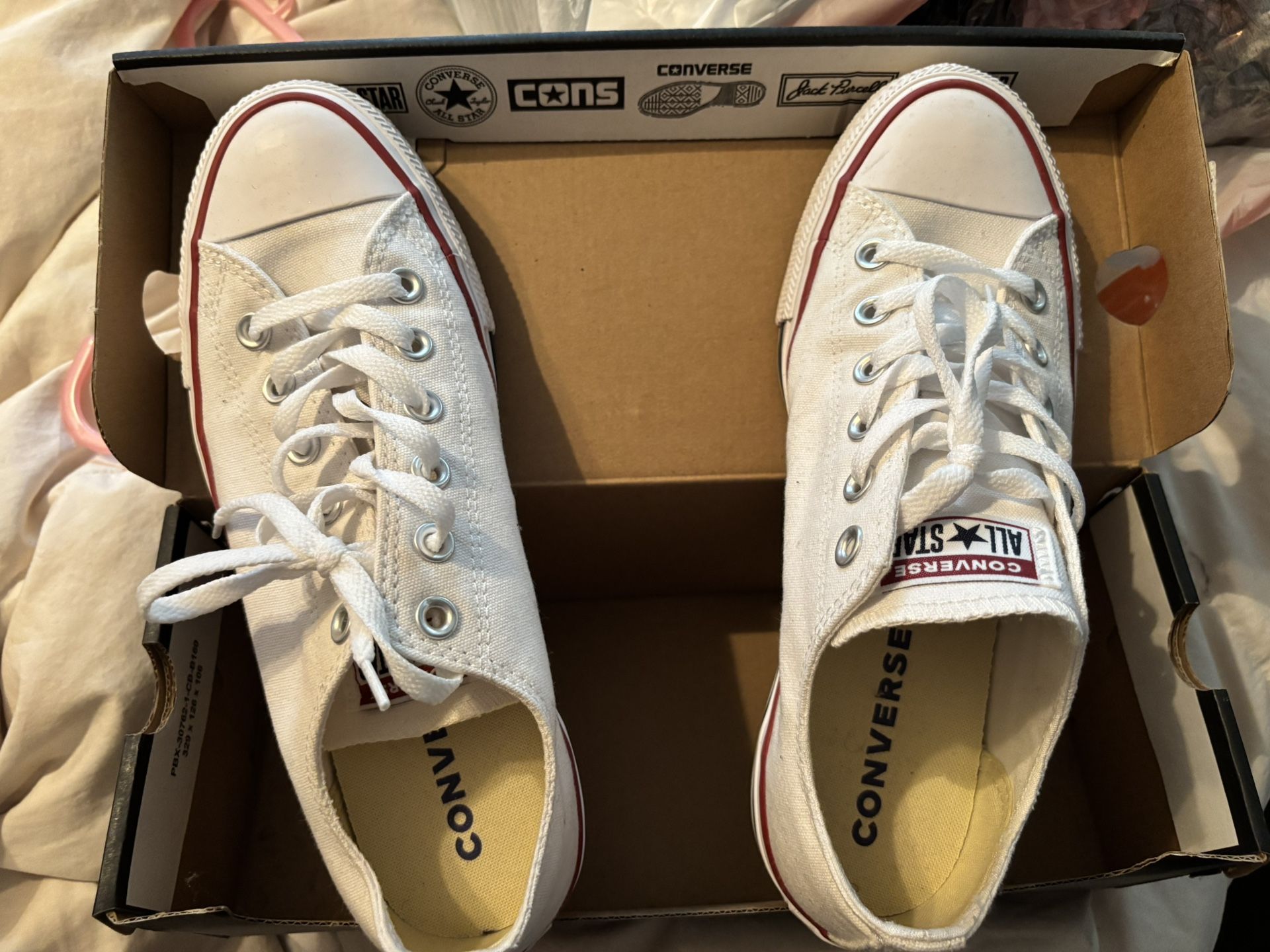 Converse Size 7mens/9womens