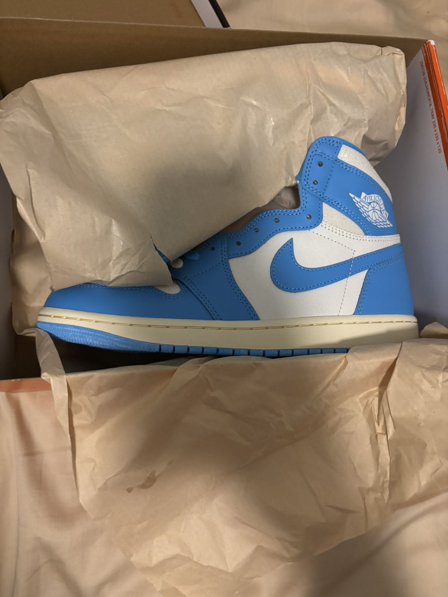 Retro Jordan 1 Unc