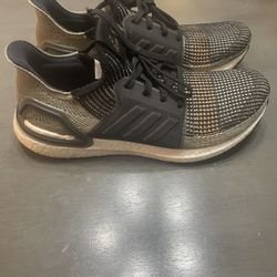 Adidas Ultraboost - Size 9