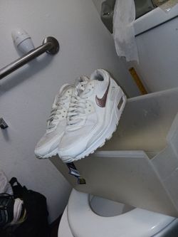 Woman's Nike Pro Max9