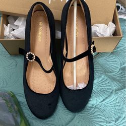 Ladies Shoe Size 9