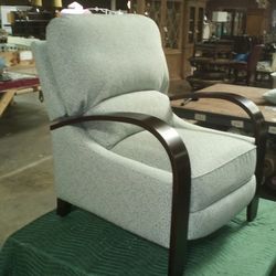 2 Elegant Chair W/Pillows