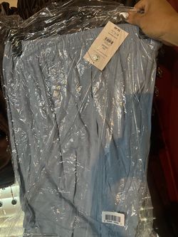 Ropa nueva 3,50 cada pieza
