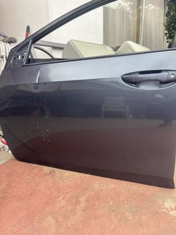 LEFT FRONT DOOR 2016 TOYOTA COROLLA LIGHT BLUE COLOR PAINT (1F9).