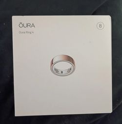 Oura Ring 4 Rose Gold Size 8 w/ Charger & Original Box all NEW