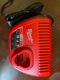 Milwaukee M12 Charger