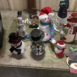 11 Snowmen/ 2 Door Knocker Snowmen/ 1 Storage Tote