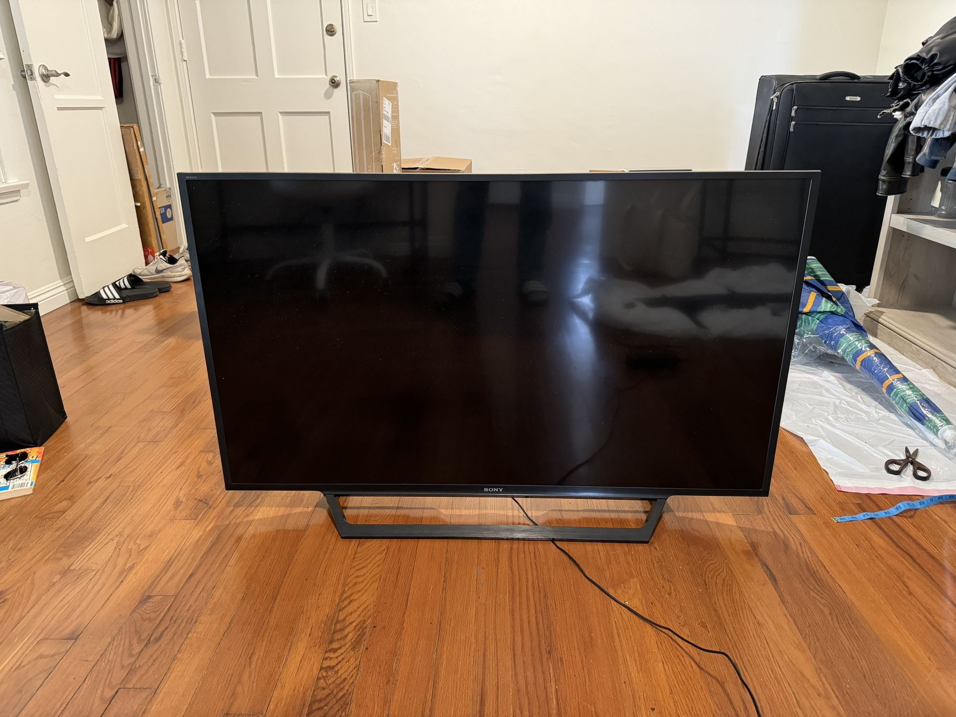 Sony 48" TV - LED 1080p HD