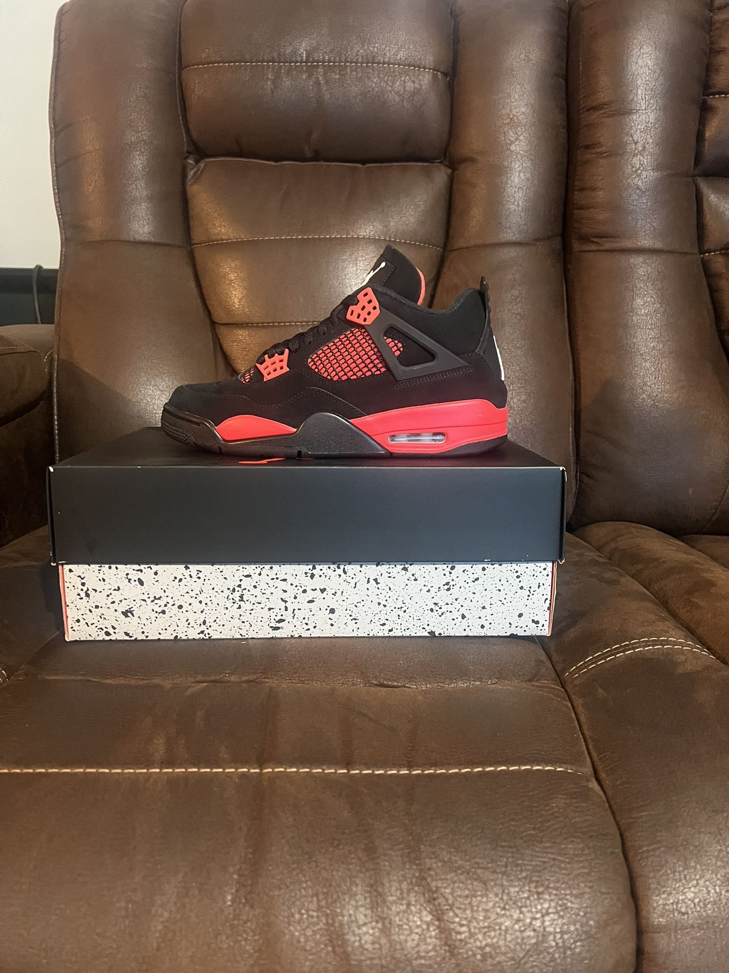Air Jordan 4 Retro Red Thunder 