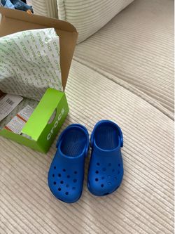 Brand new crocs c8