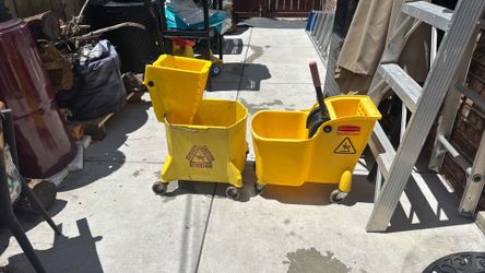 Rubbermaid  commercial mop buckets with the ringer