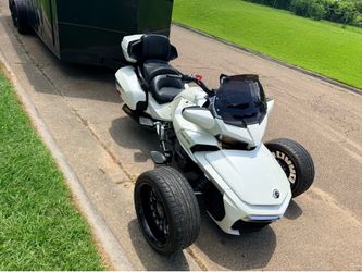 2019 White Can Am Spyder F3-T
