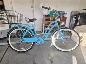 Women's Schwinn Beach Cruiser