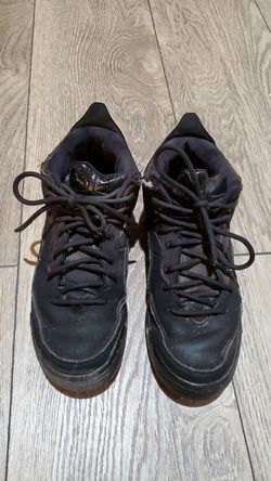 Boys black Nike Jordan shoes size Y 5
