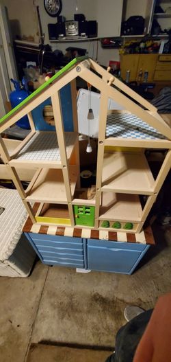 Open toy house