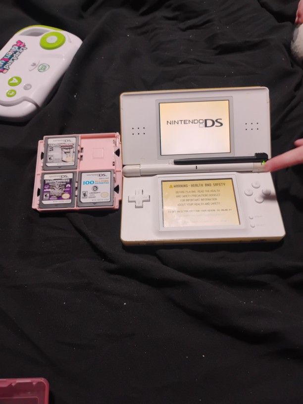 Nintendo DS Lite With Stylus And 7 Games