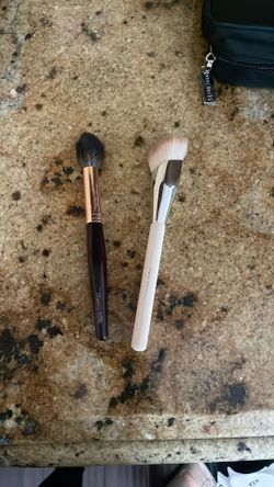 Charlotte Tilbury And Rare Beauty Brushes
