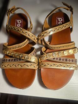 $5 Sandals size 7/8