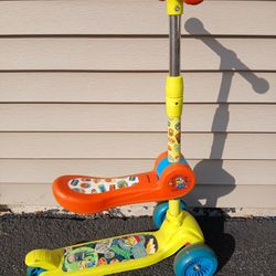 Scooter with Fold Up Seat & Light Up Wheels 