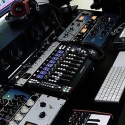 SSL UF8 DAW CONTROLLER 