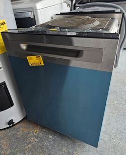 GE STAINLESS STEEL DISHWASHER WITH INTERIOR STAINLESS STEEL AND 3 RACKS....NEW....$ 350