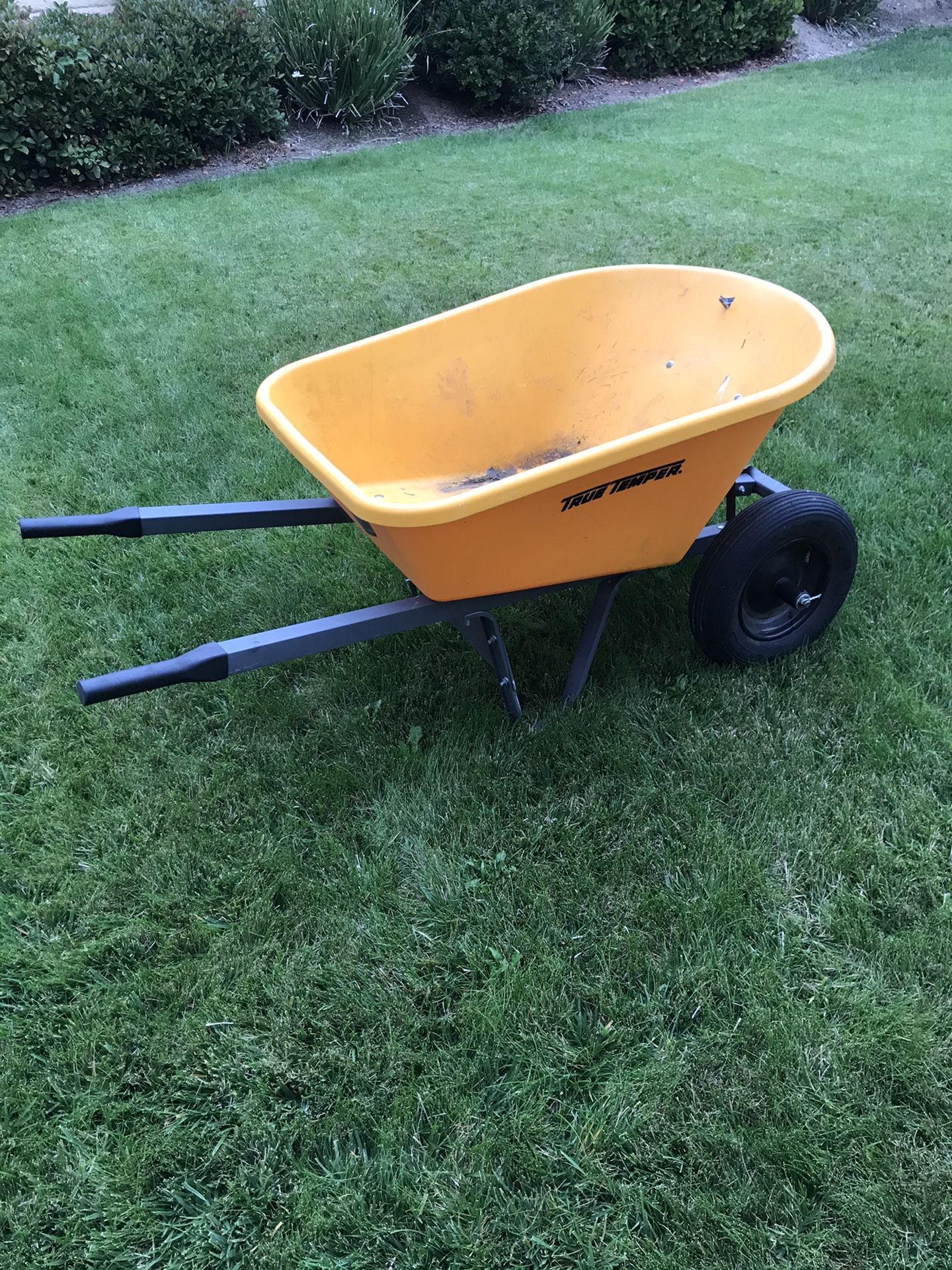 Wheel barrow by true temper