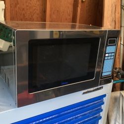 Haier 1450 Watt Microwave 
