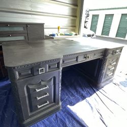 Large Executive Desk