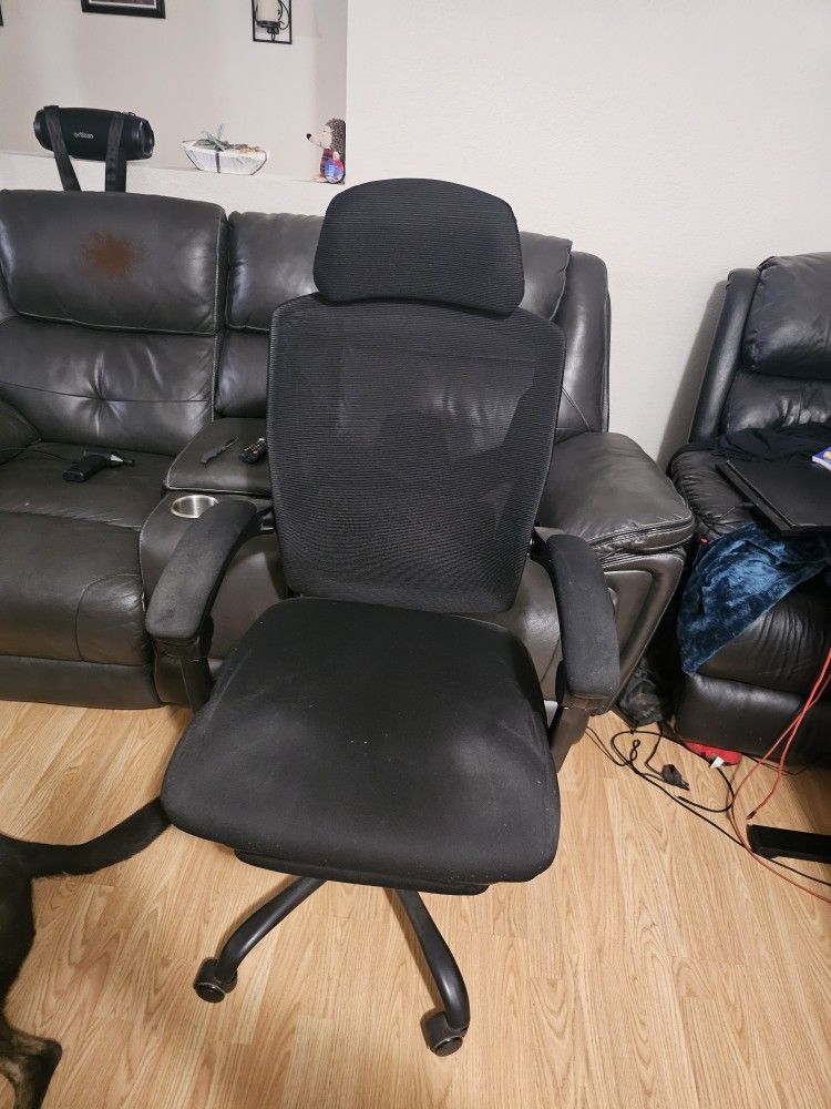Deal Chair With For Rest And Reclining Back