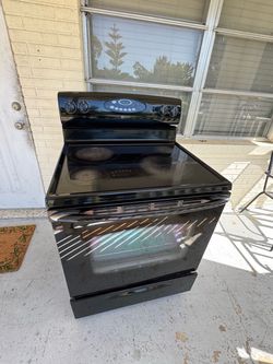 MAYTAG stove as shown in the video; only one small burner doesn't work, but all the others do.