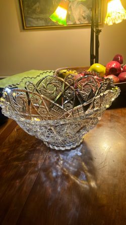 Beautiful Pattern/cut Leaded Crystal Bowl