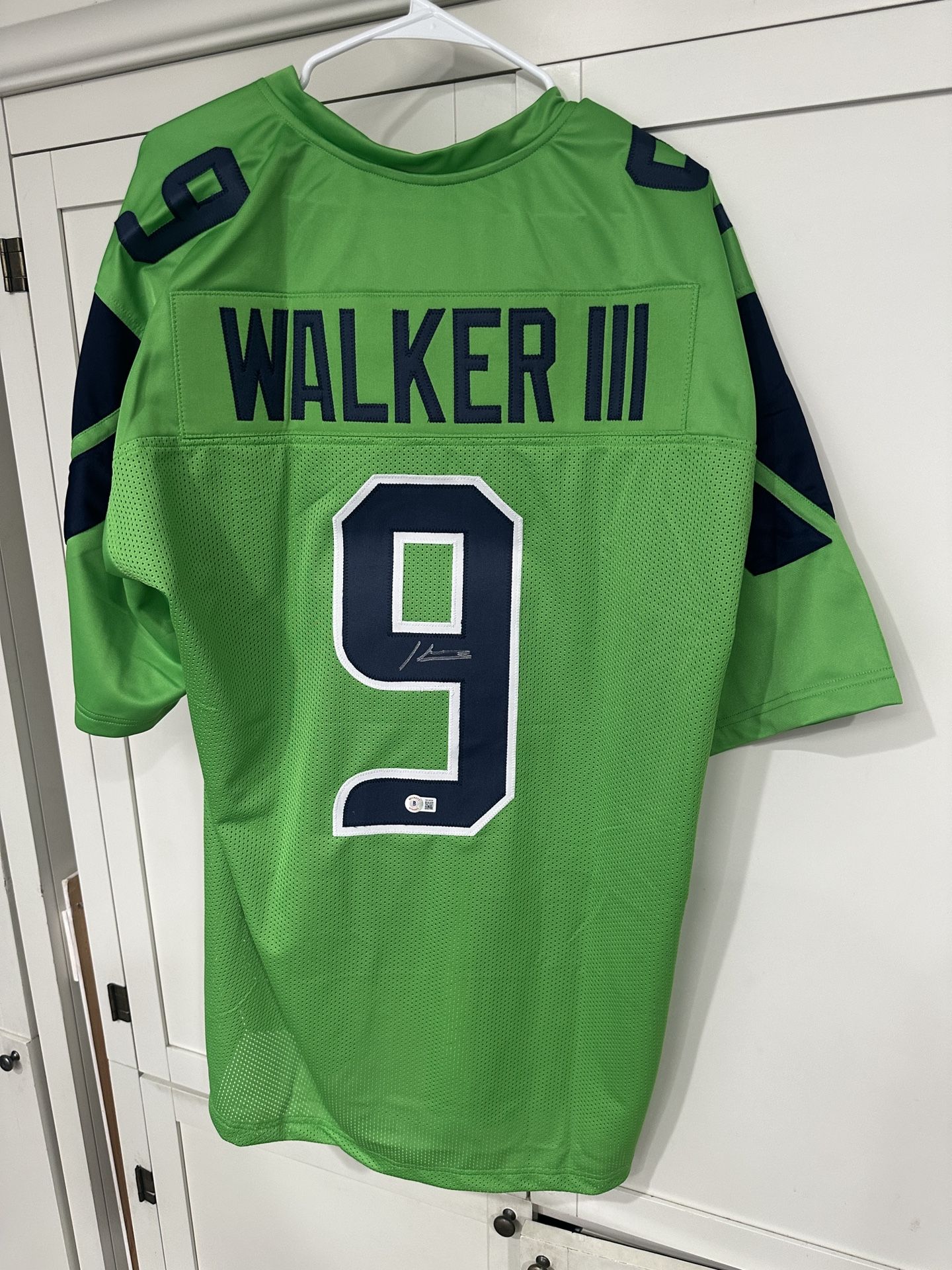 Kenneth Walker Signed Jersey