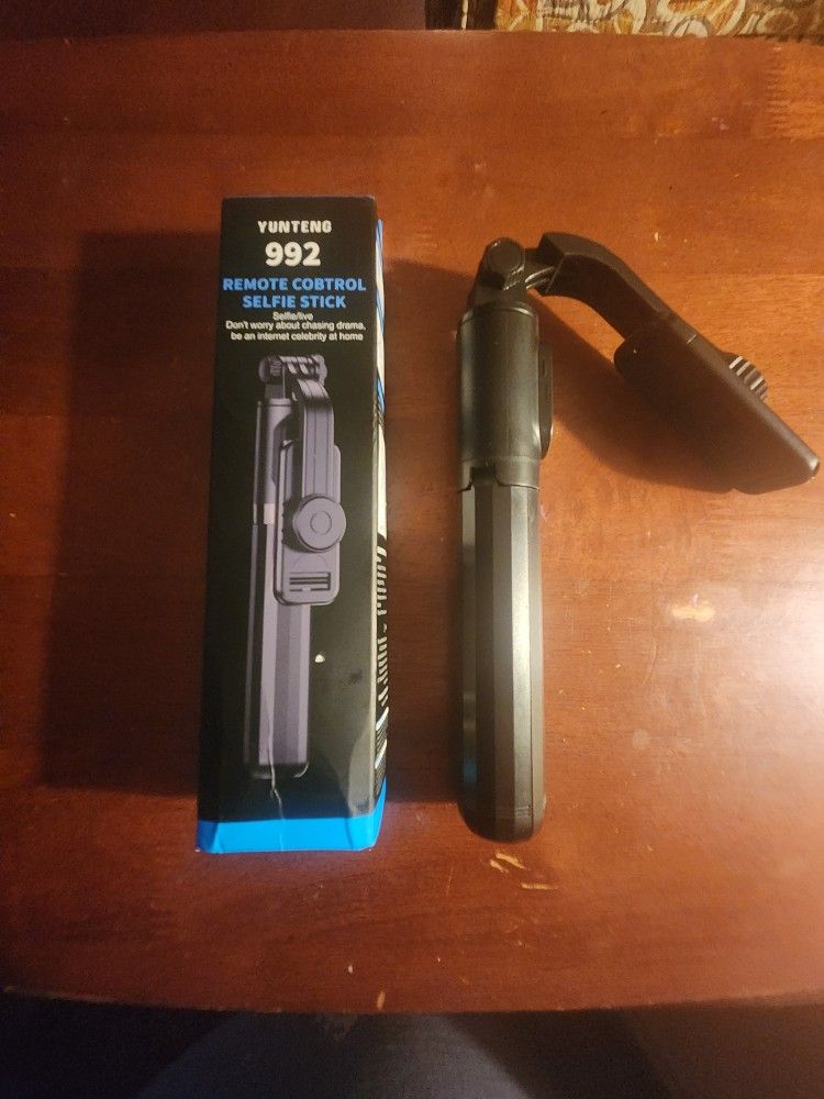 40" Remote Control Selfie-Stick w Tripod for iPhone or Android NIB