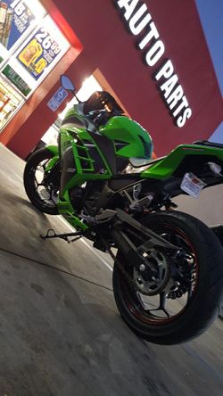 300cc 2014 Kawasaki Ninja Special Edition 4500 miles