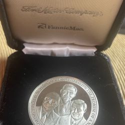 2000 Congressional Hispanic Caucus Sterling Coin