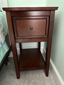 2-NIGHTSTANDS