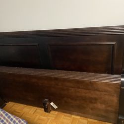 Queen Bed Wood 
