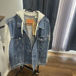 Brand New Levi’s Denim Jacket with Hoodie (With Tags)