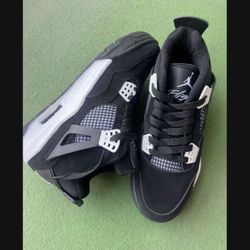 Jordan 4 Retro White Thunder Size 7.5 Brand New