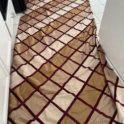 6 High Sealing Curtains, 21 Yards Total 