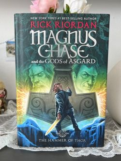 Magnus Chase and the Gods of Asgard Book 2 The Hammer of Thor Hardcover